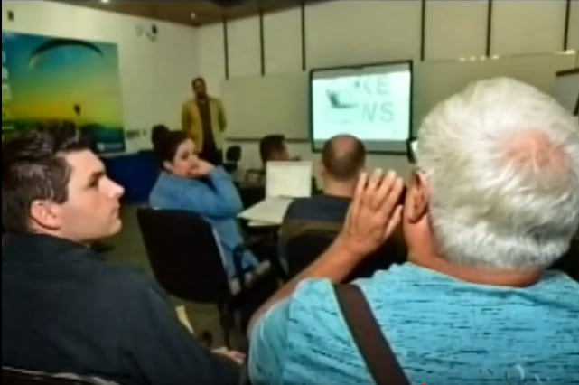 TVBE Meio Dia faz reportagem em evento da Sustentare sobre fake news
