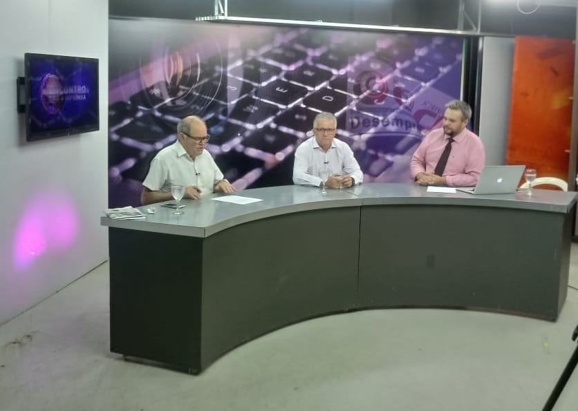Professor Célio Valcanaia concede entrevista sobre futuro do trabalho