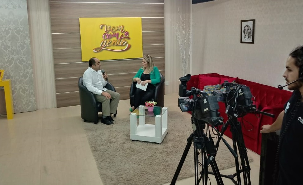 Professor Paulo Campos concede entrevista sobre a felicidade na TVBE
