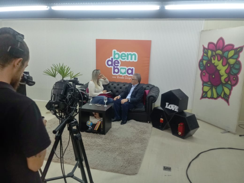 Professor Célio Valcanaia concede entrevista sobre evolução tecnológica