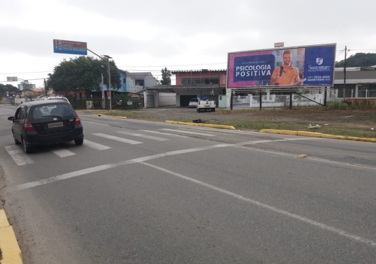 Sustentare faz campanha de outdoors para divulgar curso de Psicologia Positiva 