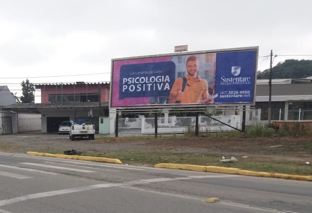 Sustentare faz campanha de outdoors para divulgar curso de Psicologia Positiva 