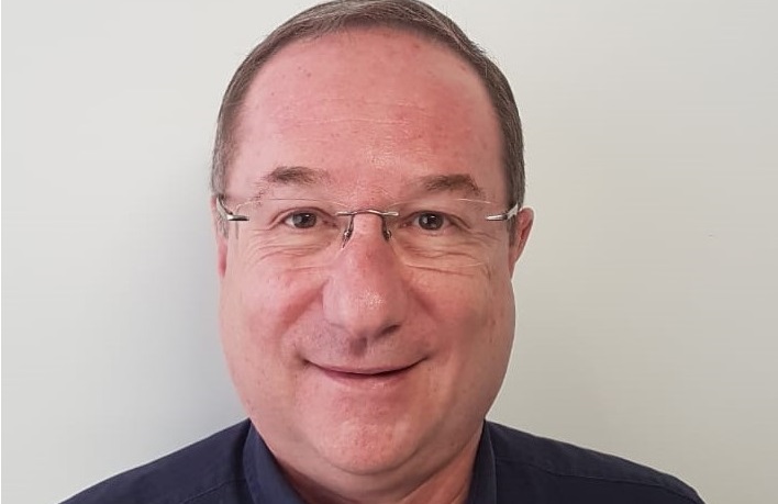 Professor com 30 anos de experiência em RH ministra curso sobre impactos legais na gestão de remuneração
