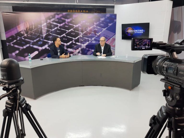 Professor Thiago Mota é entrevistado sobre carreira na TV da Cidade