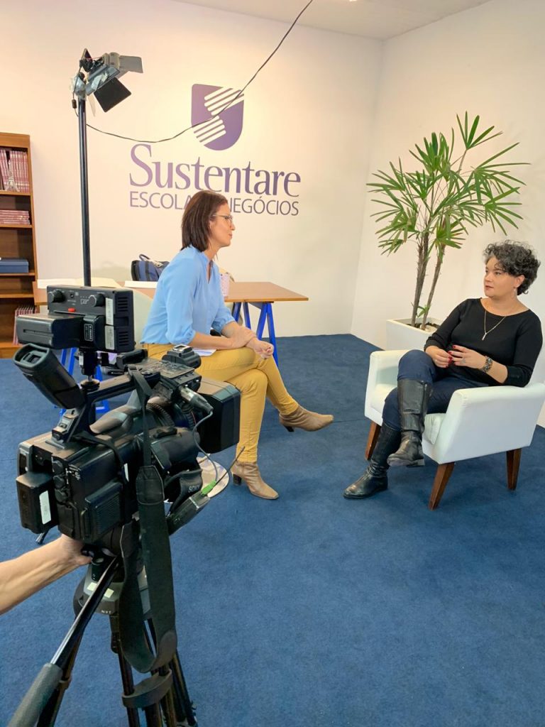 Professora Maria Elisa é entrevistada na RIC Record sobre Transformação Digital