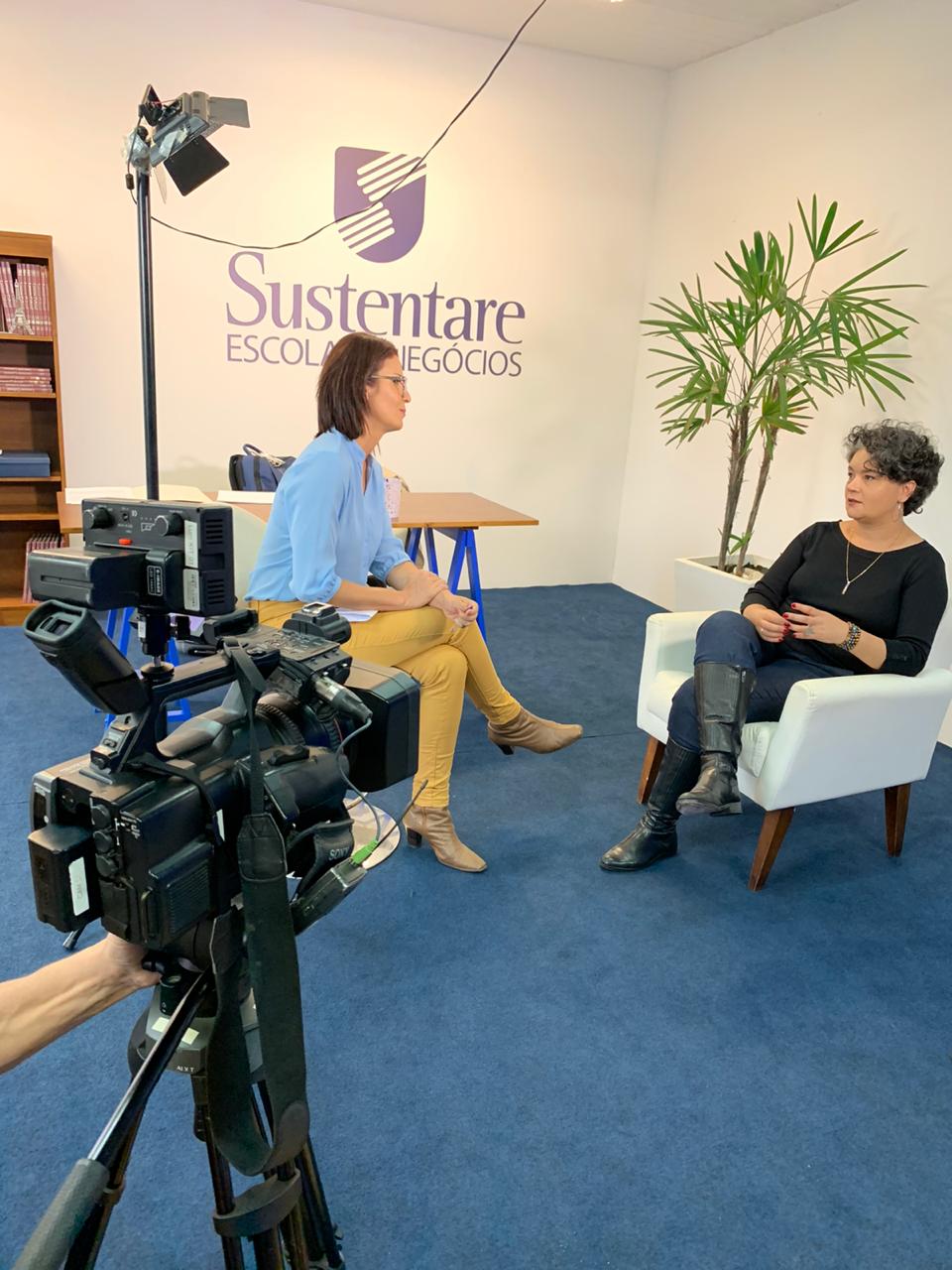 Professora Maria Elisa é entrevistada na RIC Record sobre Transformação Digital