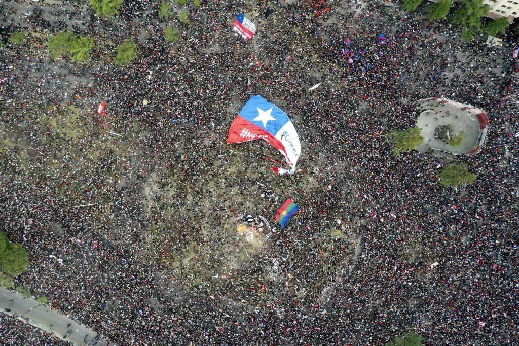 Professor Ricardo Farah é entrevistado pelo Gazeta do Povo sobre crise no Chile