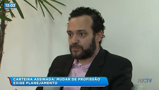 Professor Rogério Leme é entrevistado sobre mudanças na carreira, na RIC TV