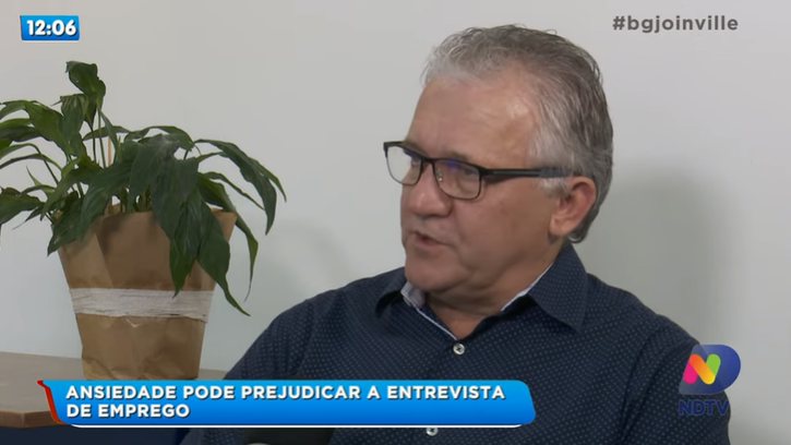 Professor Célio Valcanaia é entrevistado pela NDTV sobre autoconfiança