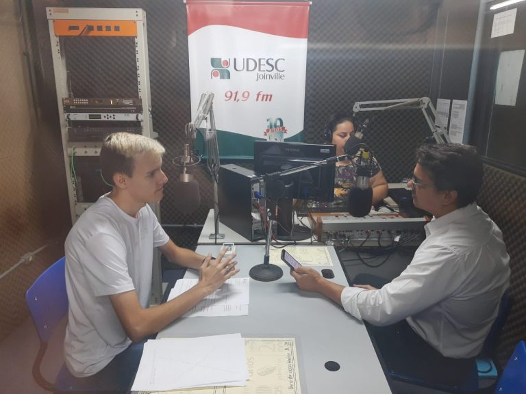 Professor da Sustentare é entrevistado sobre internet segura na Rádio Udesc 