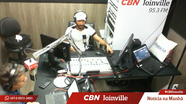 Professora Viviane de Araújo é entrevistada na CBN Joinville sobre inclusão